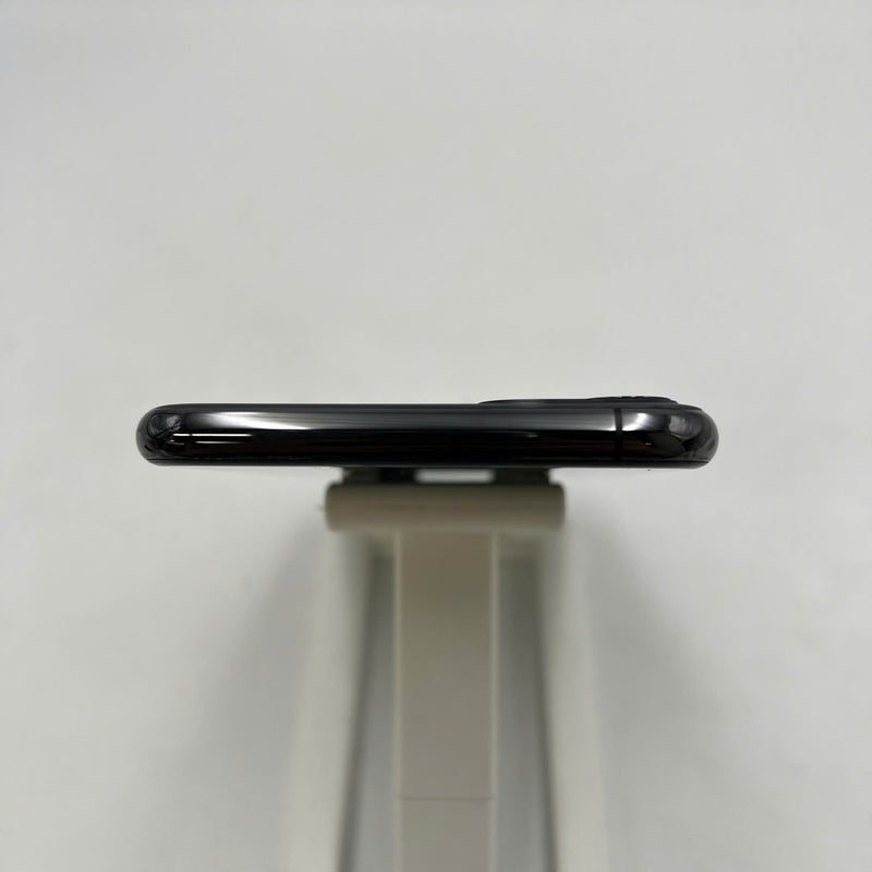 iPhone 11 Pro Max 256GB အနက်ရောင် 98% ဘက္ထရီ 85% Apple International (စကရင် ခြစ်ရာ၊ အမှောင်အနားများ) - HH1128 