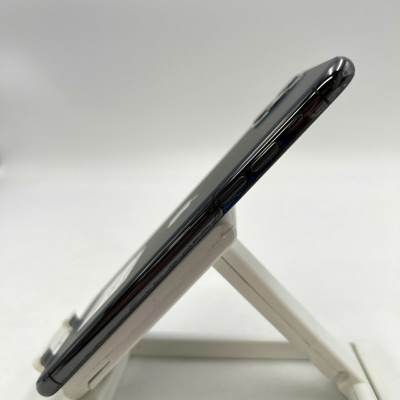 iPhone 11 Pro Max 256GB အနက်ရောင် 98% ဘက္ထရီ 85% Apple International (စကရင် ခြစ်ရာ၊ အမှောင်အနားများ) - HH1128 