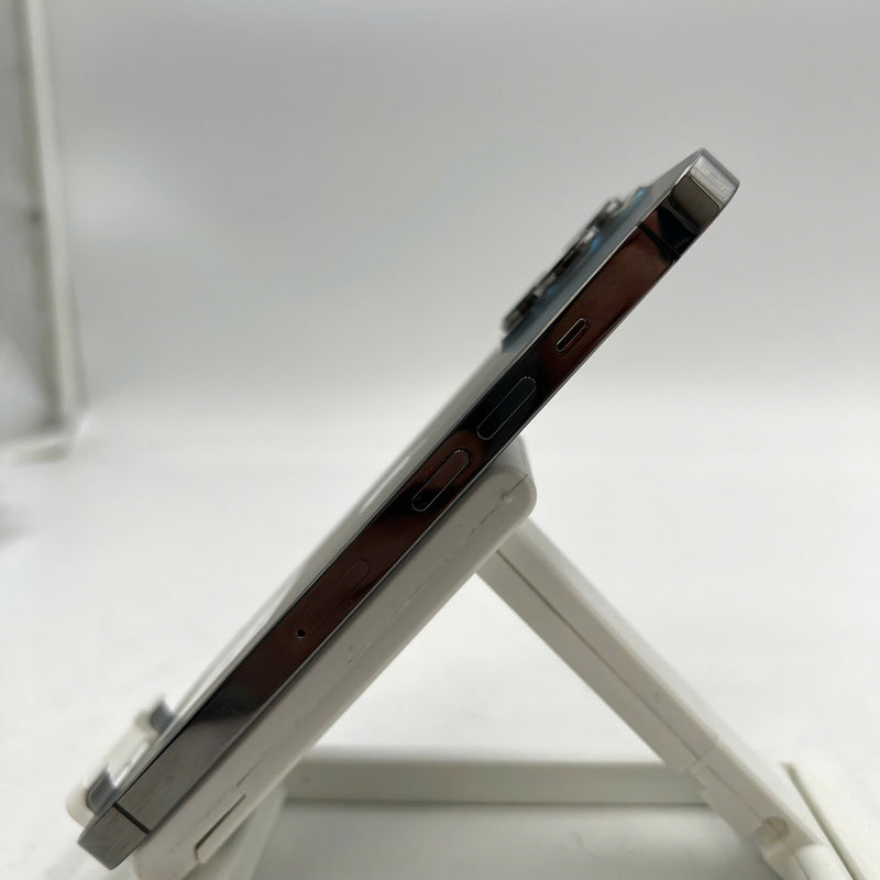 iPhone 13 Pro 128GB အနက်ရောင် 98% ဘက္ထရီ 100% စက်ပစ္စည်းသည် ကွန်ရက်အခကြေးငွေအားလုံးကို ပေးဆောင်ပြီး Apple International (ဘက်ထရီကို အစားထိုးပြီး၊ ခြစ်ရာအစွန်းများ) - HH0871 