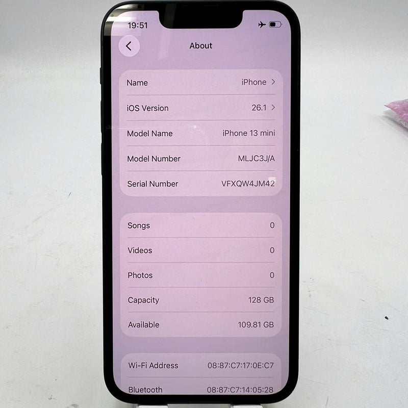 iPhone 13 mini 128GB အနက်ရောင် 98% ဘက္ထရီ 100% စက်ပစ္စည်းသည် ကွန်ရက်အခကြေးငွေအားလုံးကို ပေးဆောင်ပြီး Apple International (ဘက်ထရီကို အစားထိုးပြီး၊ ခြစ်ရာအစွန်းများ) - HH9737 
