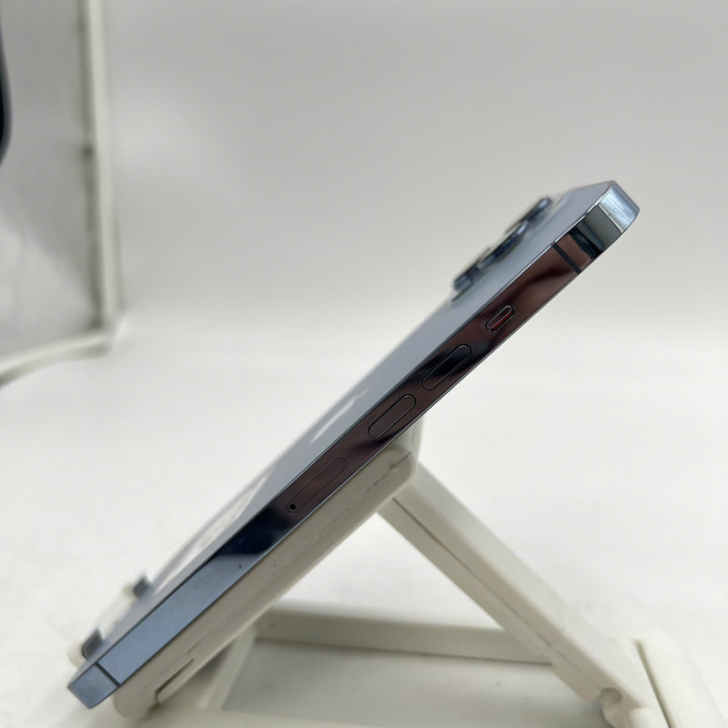 iPhone 13 Pro Max 128GB အပြာရောင် 98% ဘက္ထရီ 100% Apple International (အစားထိုး ဘက်ထရီ၊ 3x အစက်များ) - HH7582 