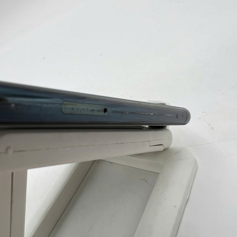 iPhone 11 Pro Max 256GB အစိမ်းရောင် 97% ဘက်ထရီ 91% အာမခံကုဒ် LL/A (အစားထိုး ဘက်ထရီ၊ 1x အစက်အပြောက်၊ မျက်နှာပြင် ခြစ်ရာ၊ အစွန်းအထင်းများ၊ ကျောညိုရောင်) - HH5071 