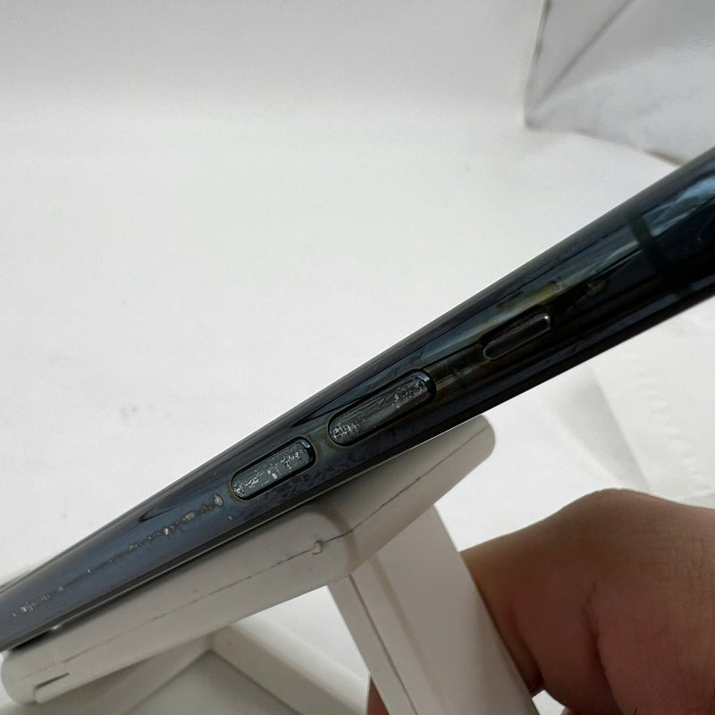 iPhone 11 Pro Max 256GB အစိမ်းရောင် 97% ဘက်ထရီ 91% အာမခံကုဒ် LL/A (အစားထိုး ဘက်ထရီ၊ 1x အစက်အပြောက်၊ မျက်နှာပြင် ခြစ်ရာ၊ အစွန်းအထင်းများ၊ ကျောညိုရောင်) - HH5071 