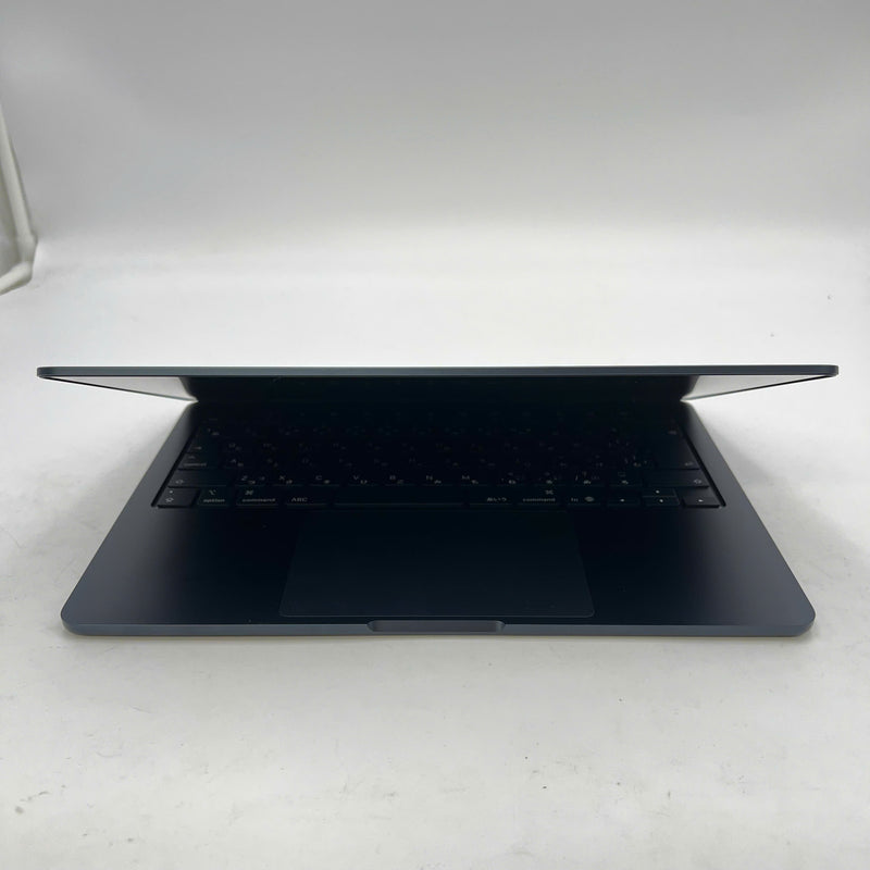 Macbook Air 2025 13.6လက်မ အနက်ရောင် Apple M4/ RAM 16GB/ SSD 256GB 98% ဘက်ထရီ 100% BPTN 2 ကြိမ် အားသွင်း 