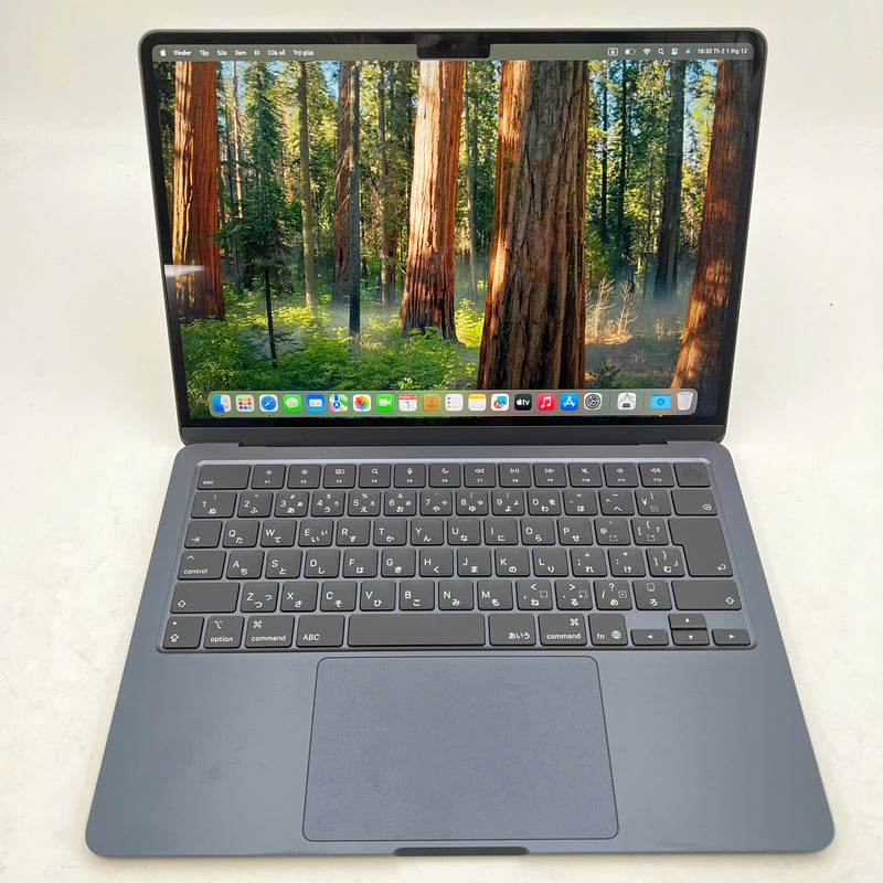 Macbook Air 2025 13.6လက်မ အနက်ရောင် Apple M4/ RAM 16GB/ SSD 256GB 98% ဘက်ထရီ 100% BPTN 2 ကြိမ် အားသွင်း 