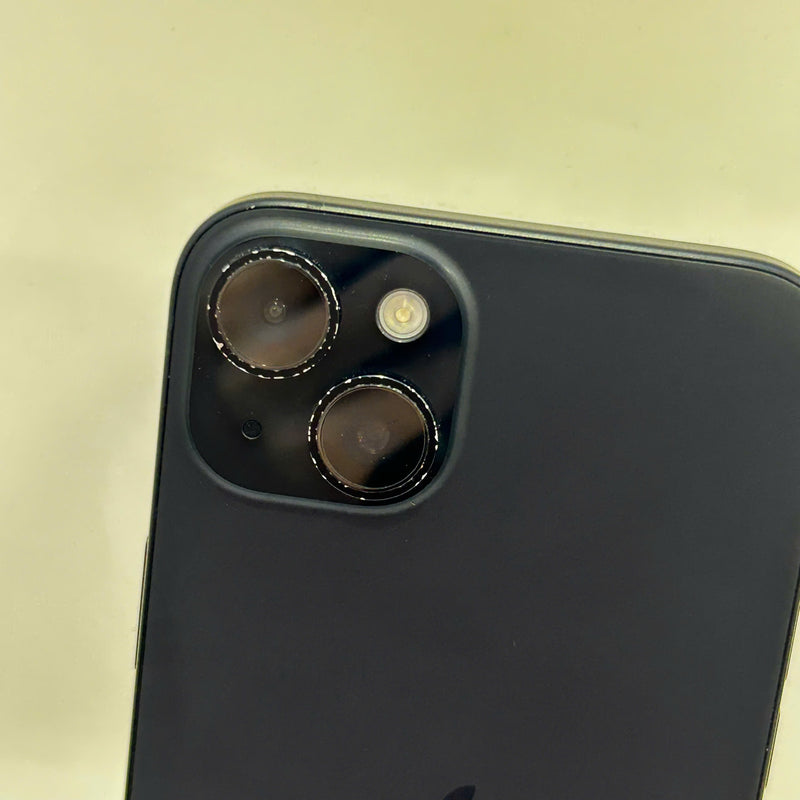 iPhone 15 Plus 128GB အနက်ရောင် 97% ဘက်ထရီ 97% Apple International (အစွန်းများပေါ်တွင် ခြစ်ရာများစွာ) - HH1215 