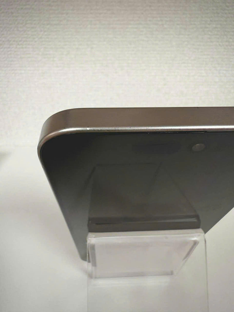 iPhone 15 Pro 128GB အဖြူရောင် 98% ဘက္ထရီ 87% Apple International (LKCH ကင်မရာ၊ ခြစ်ရာများ၊ ကျောညိုရောင်) - HH8953 