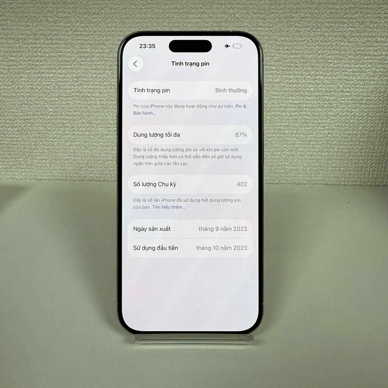 iPhone 15 Pro 128GB အဖြူရောင် 98% ဘက္ထရီ 87% Apple International (LKCH ကင်မရာ၊ ခြစ်ရာများ၊ ကျောညိုရောင်) - HH8953 