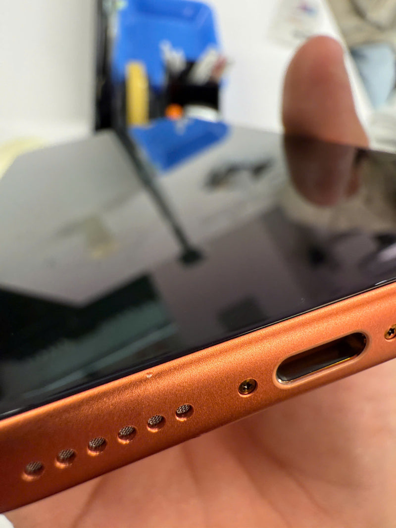 iPhone 17 Pro Max 256GB Universe Cam Fullbox 99% Battery 100% နိုင်ငံတကာ Apple မှ (0 ကြိမ်အားသွင်းသည်၊ အသုံးမပြုဖူး၊ အဖွင့်တံဆိပ်သာ၊ အစွန်းပေါ်ရှိအလွန်ပေါ့ပါးသောခြစ်ရာများ) - HH7520 