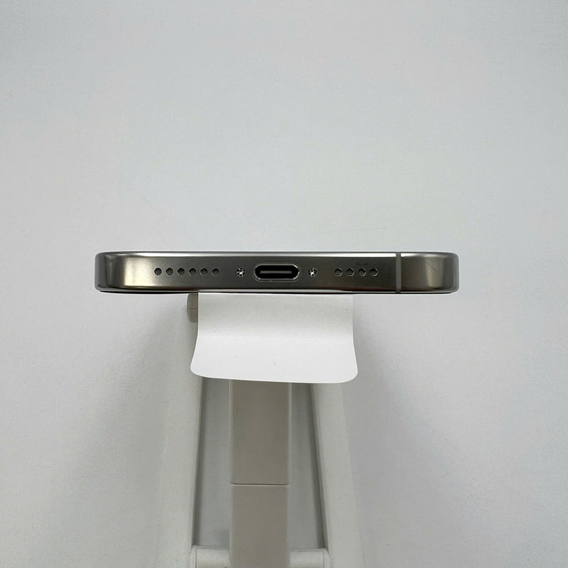 iPhone 16 Pro Max 256GB အဖြူရောင် 99% ဘက်ထရီ 100% Fullbox International Apple VN/A ဗားရှင်း (0 ကြိမ်အားသွင်းသည်) - HH1426 