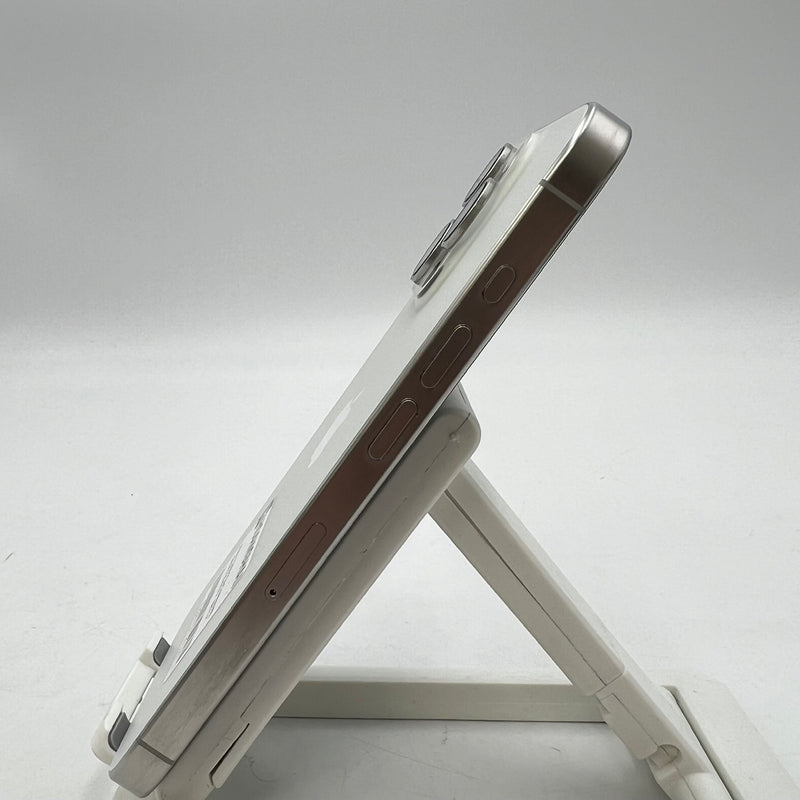 iPhone 15 Pro 128GB အဖြူရောင် 98% ဘက်ထရီ 100% Apple International (ဘက်ထရီ အစားထိုး) - HH5114 