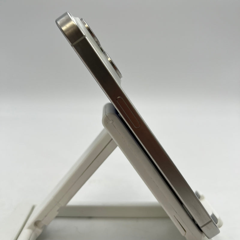 iPhone 15 Pro 128GB အဖြူရောင် 98% ဘက်ထရီ 100% Apple International (ဘက်ထရီ အစားထိုး) - HH5114 