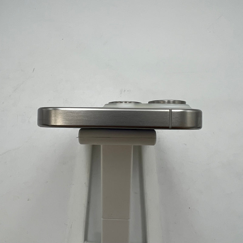 iPhone 15 Pro 128GB အဖြူရောင် 98% ဘက်ထရီ 100% Apple International (ဘက်ထရီ အစားထိုး) - HH5114 