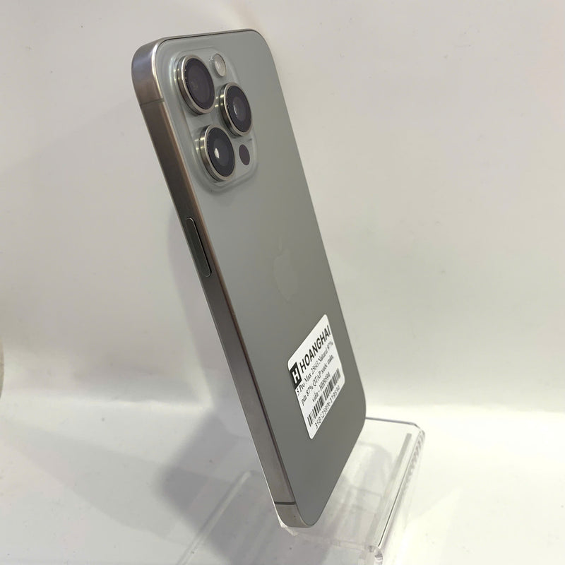 iPhone 15 Pro Max 256GB သဘာဝ 97% ဘက်ထရီ 87% Apple International (စခရင် ခြစ်ရာ၊ အစွန်း) - HH9594 