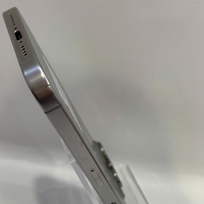 iPhone 15 Pro Max 256GB သဘာဝ 97% ဘက်ထရီ 87% Apple International (စခရင် ခြစ်ရာ၊ အစွန်း) - HH9594 