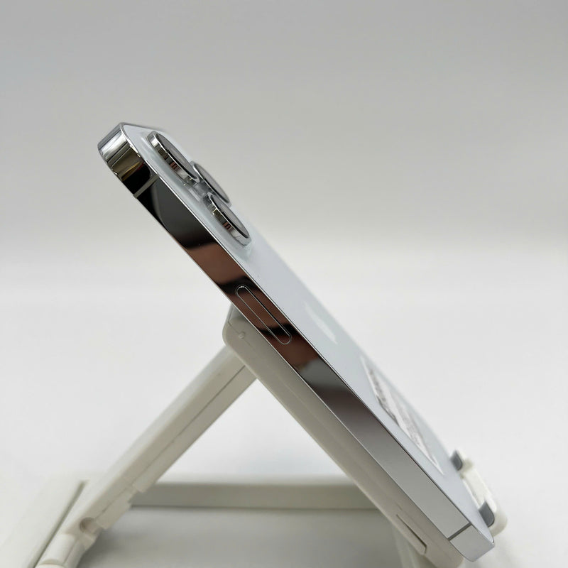 iPhone 14 Pro 128GB အဖြူရောင် 98% ဘက်ထရီ 85% Apple International (0.5x၊ 3x အစက်များ) - HH8159 