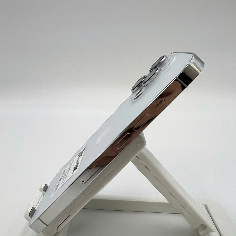 iPhone 14 Pro 128GB အဖြူရောင် 98% ဘက်ထရီ 85% Apple International (0.5x၊ 3x အစက်များ) - HH8159 