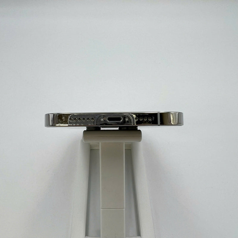 iPhone 12 Pro Max 128GB အဖြူရောင် 98% ဘက်ထရီ 89% အာမခံ စက်ပစ္စည်းသည် ကွန်ရက်အခကြေးငွေအားလုံးကို ပေးဆောင်ထားပြီး Apple International (မျက်နှာပြင် ခြစ်ရာ၊ ခြစ်ရာအစွန်းများ) - HH2264 