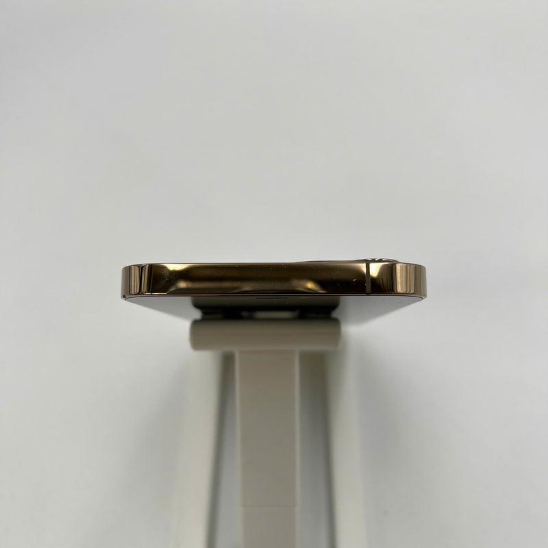 iPhone 12 Pro 128GB Gold 98% ဘက်ထရီ 86% စက်ပစ္စည်းသည် ကွန်ရက်အခကြေးငွေအားလုံးကို ပေးဆောင်ထားပြီး Apple International (အစွန်းပေါ်ရှိ ခြစ်ရာများ၊ 1 ကွက်) - HH4432 