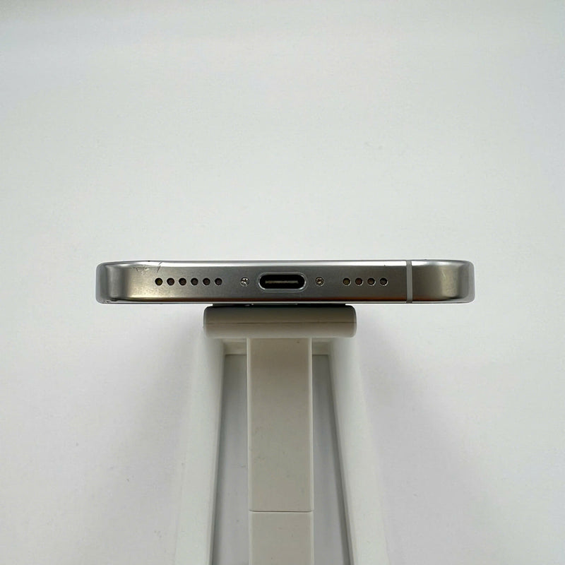 iPhone 16 Pro Max 256GB အဖြူရောင် 98% ဘက်ထရီ 100% Apple International (စခရင်နှင့် အစွန်းများ) - HH2217 