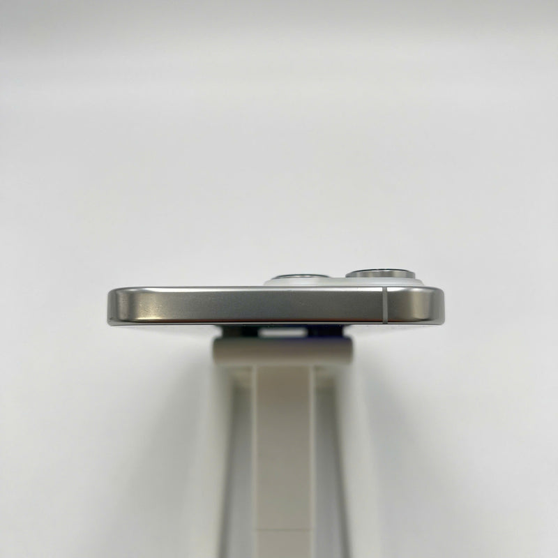 iPhone 16 Pro Max 256GB အဖြူရောင် 98% ဘက်ထရီ 100% Apple International (စခရင်နှင့် အစွန်းများ) - HH2217 