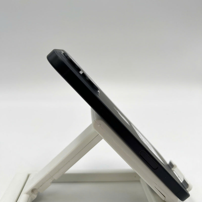 iPhone 16 128GB အနက်ရောင် 99% ဘက္ထရီ 100% International AU (AU SIM မပါ - ခြစ်ရာအစွန်းများ) - HH6358 