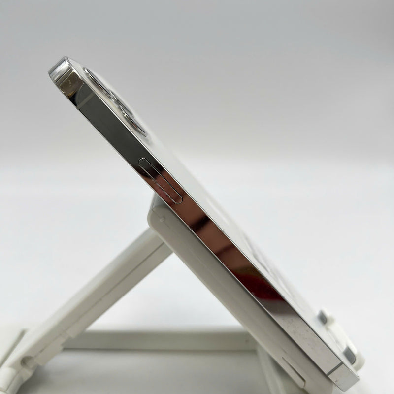 iPhone 12 Pro 128GB အဖြူရောင် 98% ဘက်ထရီ 87% စက်ပစ္စည်းသည် ကွန်ရက်အခကြေးငွေအားလုံးကို ပေးဆောင်ပြီး Apple International (ခြစ်ရာအစွန်းများ) ကဲ့သို့ အသုံးပြုထားသည် - HH9918 