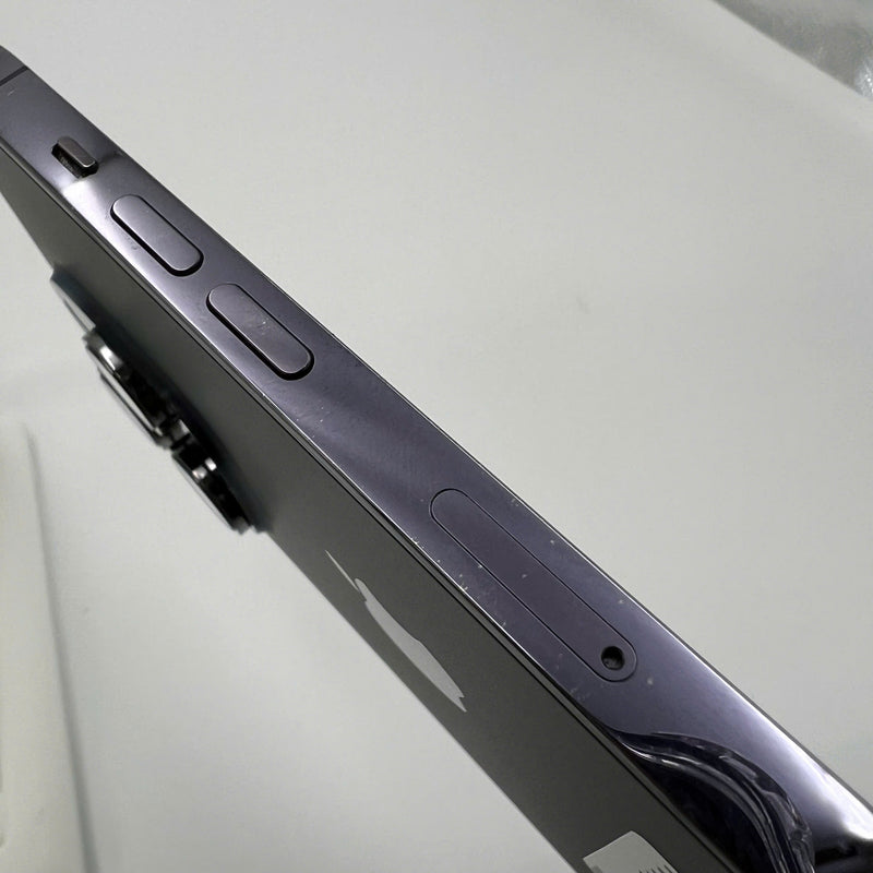 iPhone 14 Pro 128GB ငွေရောင် 98% ဘက္ထရီ 85% International SB (SB မှ SIM မရှိပါ - အစားထိုး ဘက်ထရီ - အစွန်းတွင် ခြစ်ရာများ၊ 0.5x/3x အစက်များ) - HH3747 