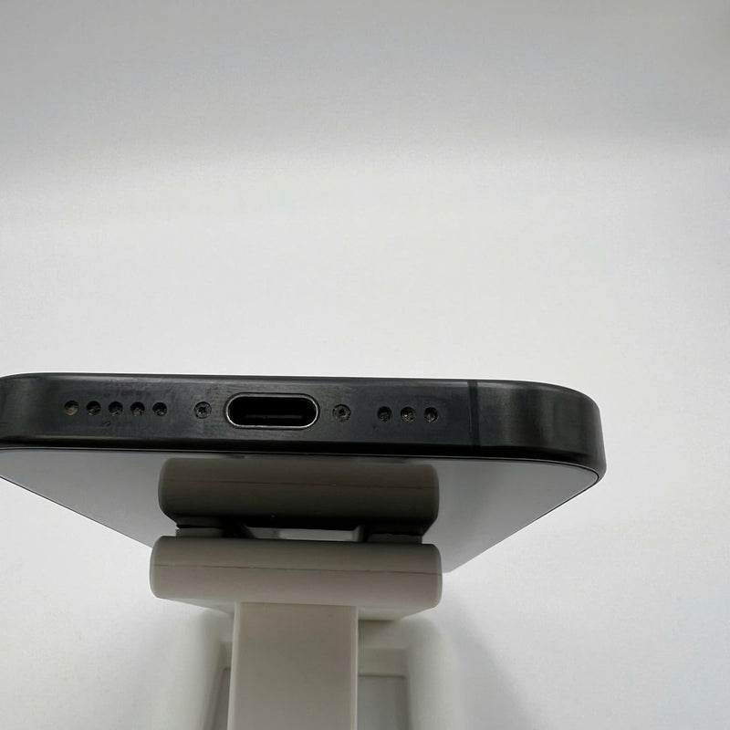 iPhone 15 Pro 128GB အနက်ရောင် 98% ဘက်ထရီ 88% နိုင်ငံတကာ SB (SB မှ ဆင်းမ်ကဒ်မရှိပါ - 0.5x အစက်အပြောက်များ၊ အစွန်းများ၊ ခြစ်ရာများ) - HH7283 