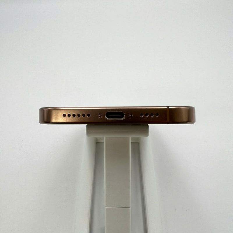 iPhone 16 Pro Max 256GB Desert Gold 98% ဘက်ထရီ 93% International Apple (အစွန်းများ၊ 0.5x ကင်မရာအစက်အပြောက်များ) - HH8171 