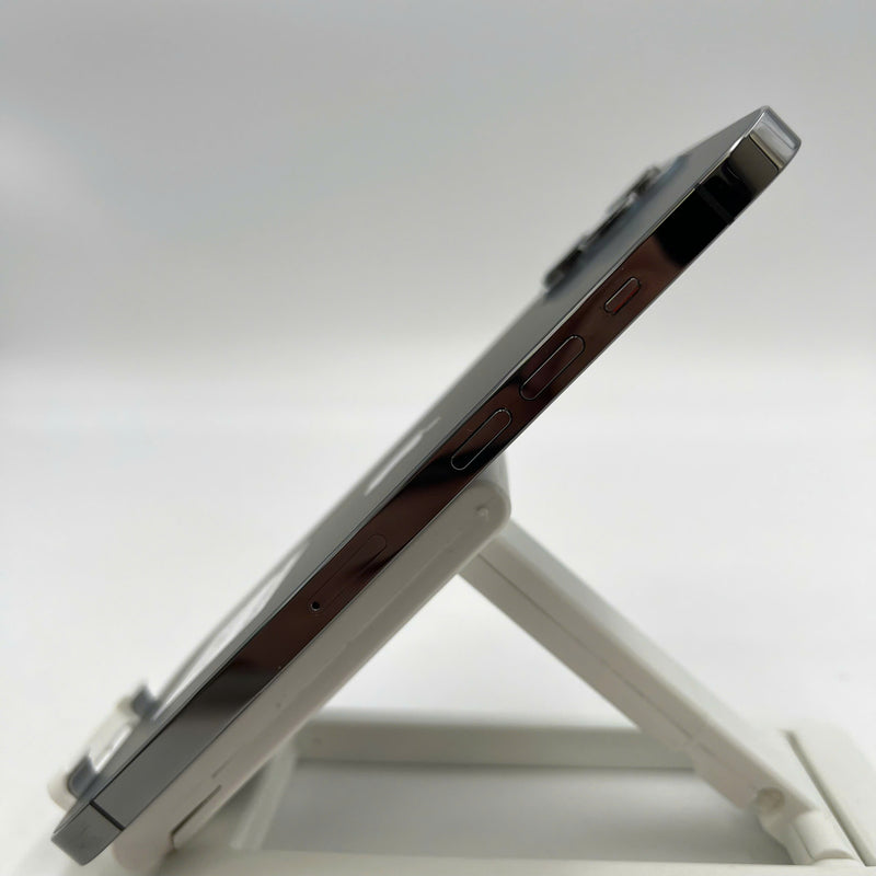 iPhone 12 Pro Max 128GB အနက်ရောင် 98% ဘက္ထရီ 100% စက်ပစ္စည်းသည် ကွန်ရက်အခကြေးငွေအားလုံးကို ပေးဆောင်ပြီး Apple International (ဘက်ထရီကို အစားထိုးခြင်း၊ အကွဲအပြဲ၊ အစွန်းများ၊ ခြစ်ရာများ၊ ကျောညိုရောင်) - HH0441 