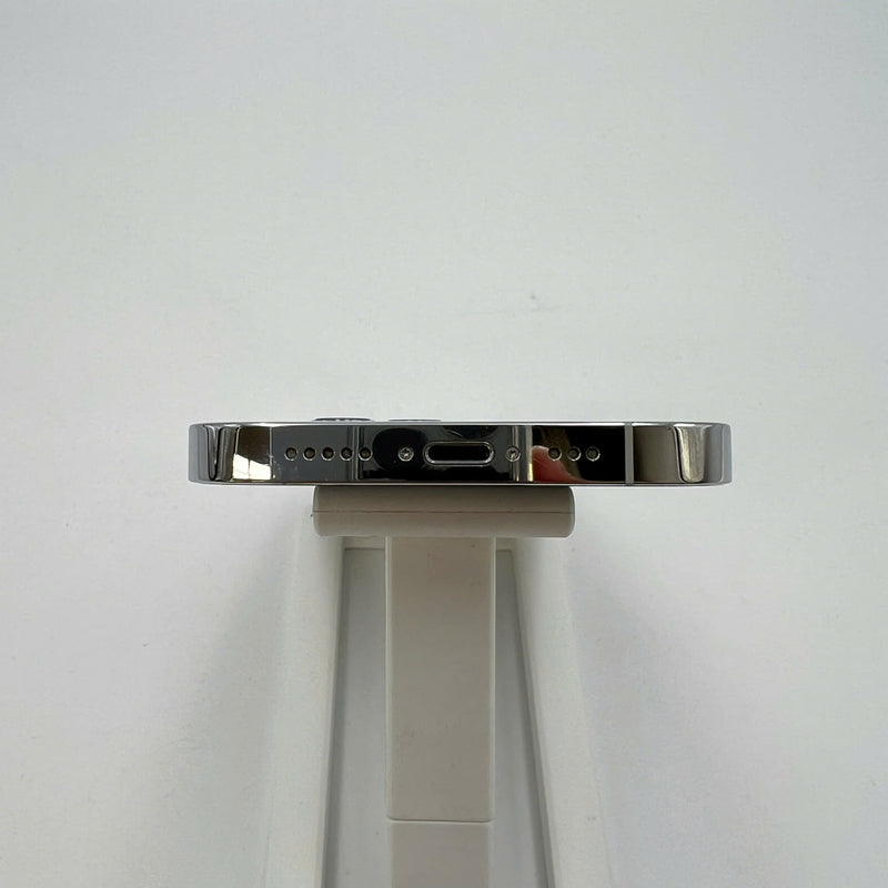 iPhone 14 Pro 128GB အဖြူရောင် 98% ဘက်ထရီ 85% Apple International (0.5x၊ 3x အစက်များ) - HH8159 