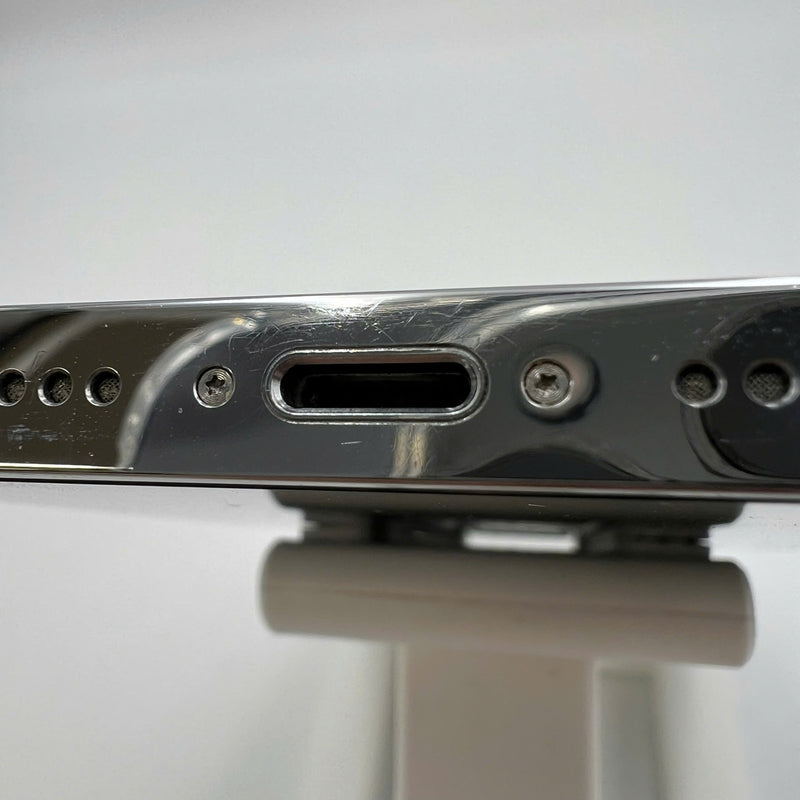 iPhone 14 Pro 128GB အဖြူရောင် 98% ဘက်ထရီ 85% Apple International (0.5x၊ 3x အစက်များ) - HH8159 