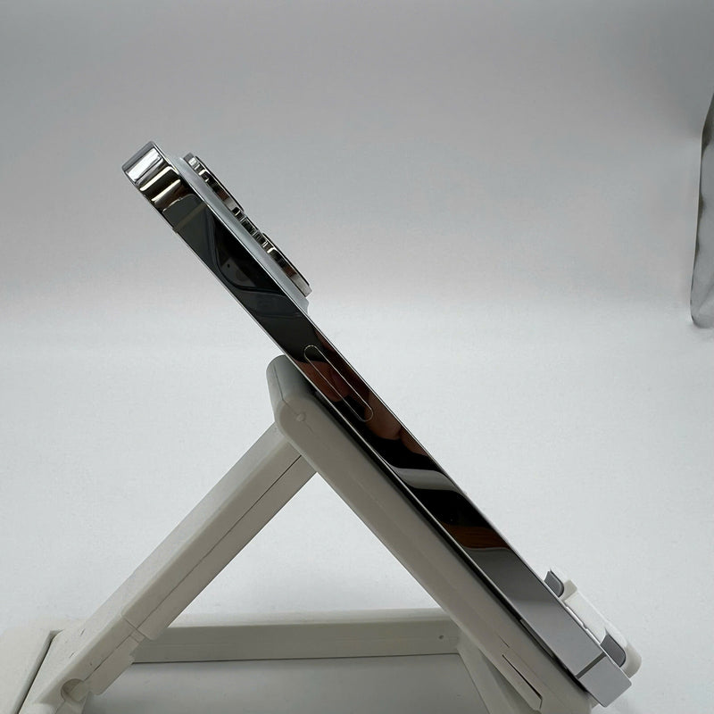 iPhone 14 Pro 128GB အဖြူရောင် 98% ဘက်ထရီ 85% Apple International (0.5x၊ 3x အစက်များ) - HH8159 