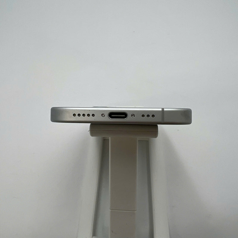 iPhone 16 128GB အဖြူရောင် 99% ဘက်ထရီ 100% နိုင်ငံတကာ DCM (DCM ဆင်းမ်မပါ - လိမ္မော်ရောင် အစွန်းများ) - HH1049 