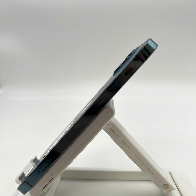 iPhone 12 Pro 128GB အပြာရောင် 98% ဘက်ထရီ 87% စက်ပစ္စည်းသည် ကွန်ရက်အခကြေးငွေအားလုံးကို ပေးဆောင်ထားပြီး Apple International (CHAP ဘက်ထရီကို အစားထိုးခြင်း၊ 2x အစက်အပြောက်များ၊ အစွန်းအထင်းများ) - HH3442 