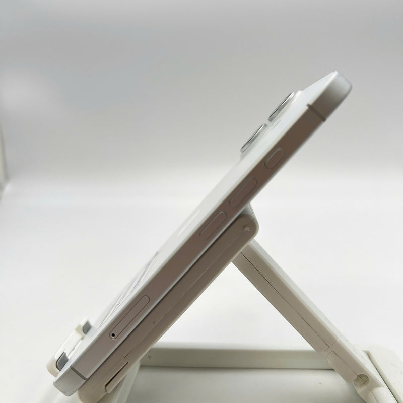 iPhone 16 128GB အဖြူရောင် 99% ဘက်ထရီ 100% နိုင်ငံတကာ DCM (DCM ဆင်းမ်မပါ - လိမ္မော်ရောင် အစွန်းများ) - HH1049 